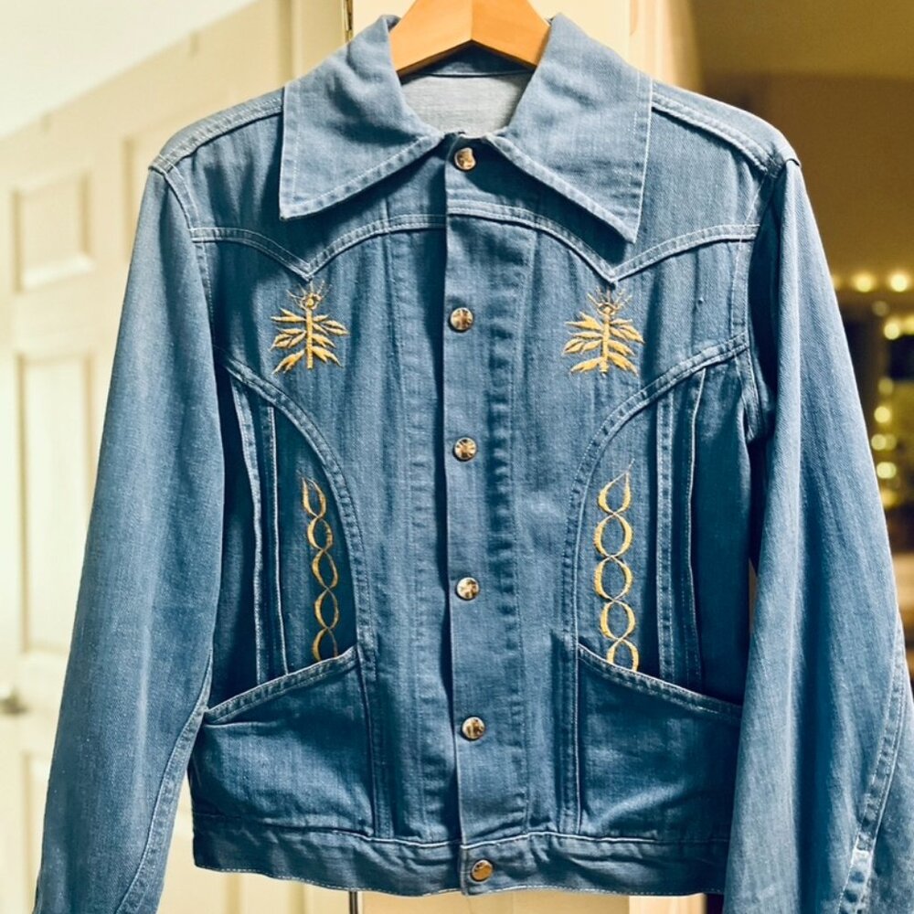 Vintage Embroidered, Snap, Wide Collared (70’s) Jean Jacket with Pockets